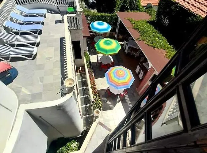 Хотел Family Flora Несебър