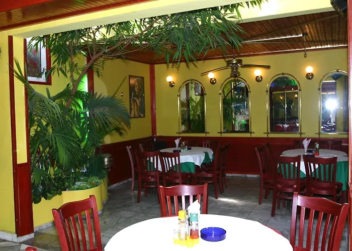 Хотел Family Flora Несебър