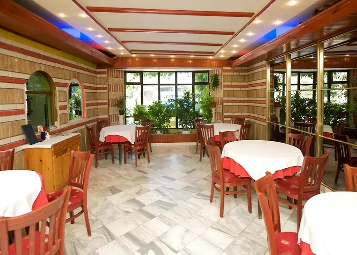 Отель Family Flora 2*