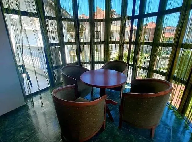 Family Flora 2* Несебр